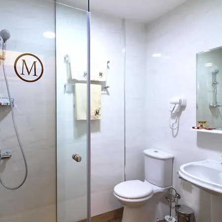 Monako & Fish Restaurant Hotel 3*